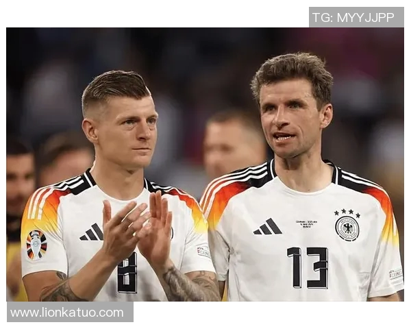 德国队足球明星球员简介与传奇时刻回顾