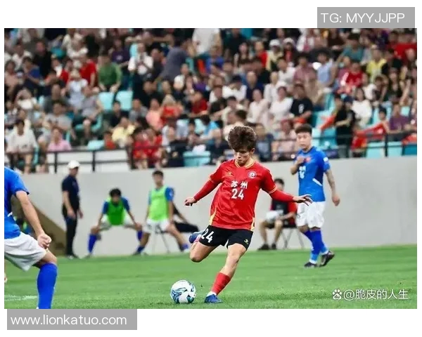 最具魅力足球球星闪耀绿茵激情点燃世界球迷热血梦想