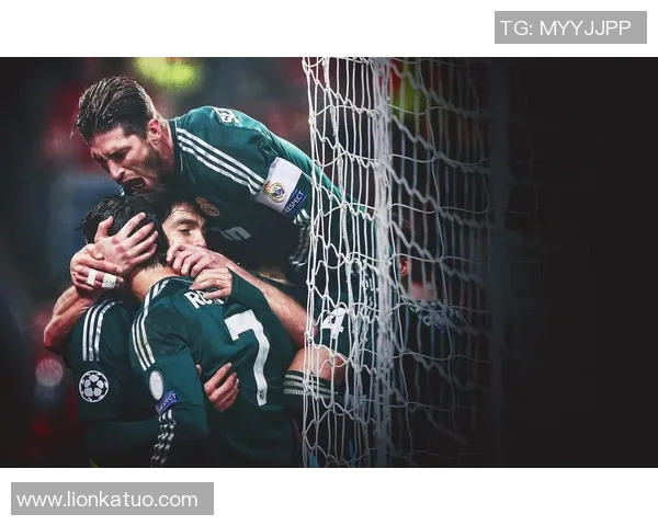 足球巨星魅力尽显 精美球员屏保图文精选合集 足球巨星魅力尽显 精美球员屏保图文精选合集