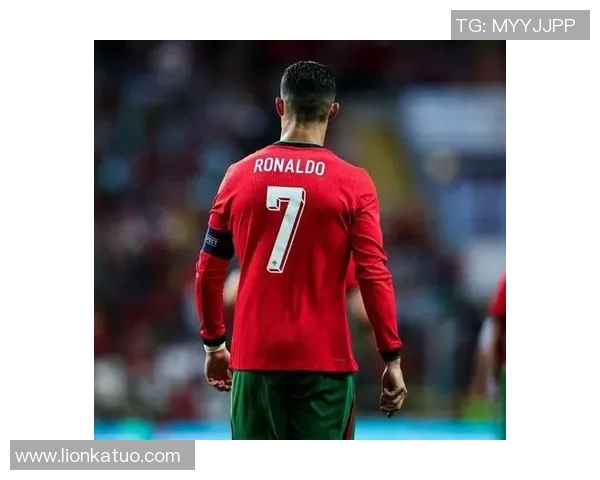 足球球星代表号码背后的故事与传奇:从7号到10号的数字魅力与文化影响 足球球星代表号码背后的故事与传奇:从7号到10号的数字魅力与文化影响